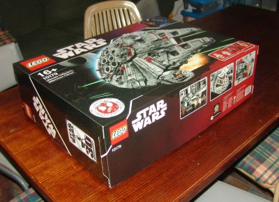 Lego Millenium Falcon 10179 - the box