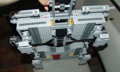Lego Millenium Falcon 10179 - under carriage attached