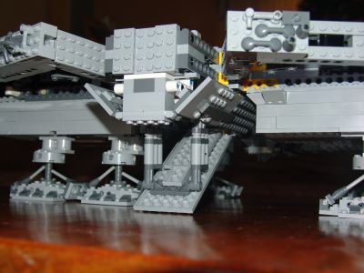 Lego Millenium Falcon 10179 - the right side - with lowering gangway