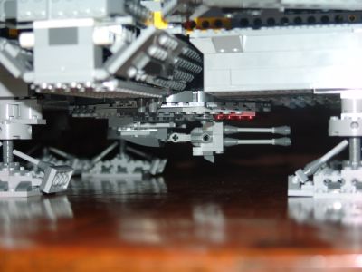 Lego Millenium Falcon 10179 - looking at the lower guns