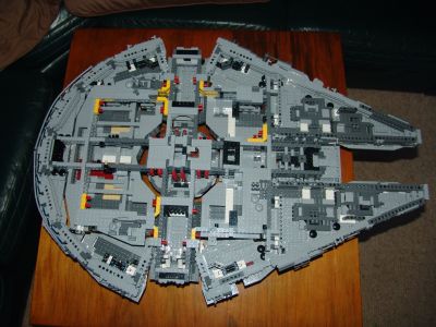 Lego Millenium Falcon 10179 - view from the top with the lower skin finished